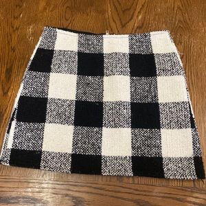 Forever 21 mini plaid skirt. Black & white. Size small